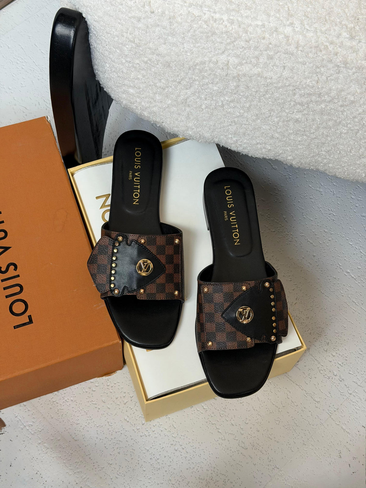 LOUIS VUITTON Frame Flat Mules