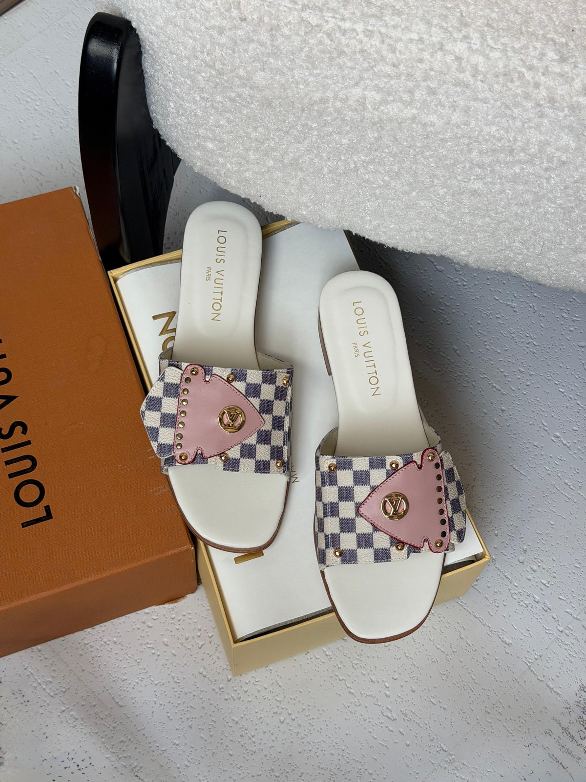 LOUIS VUITTON Frame Flat Mules
