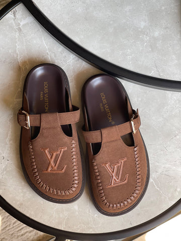 LOUIS VUITTON Colorado Closed Toe Mules