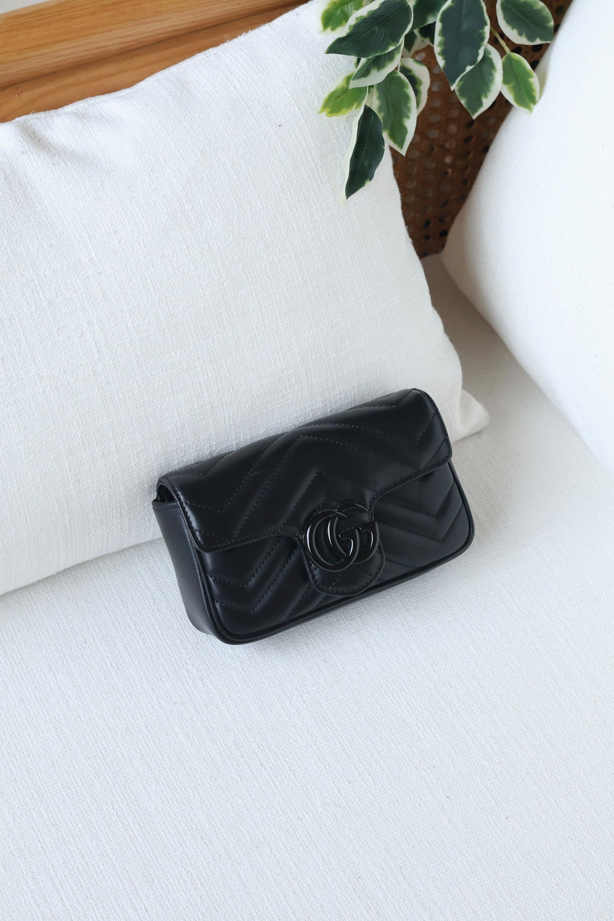 Gucci GG Marmont Super Mini Bag 16.5cm