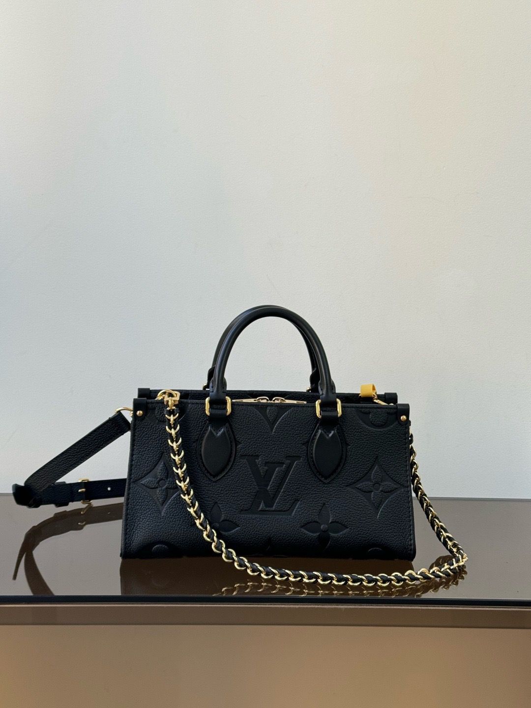 Louis Vuitton On-The-Go 25cm
