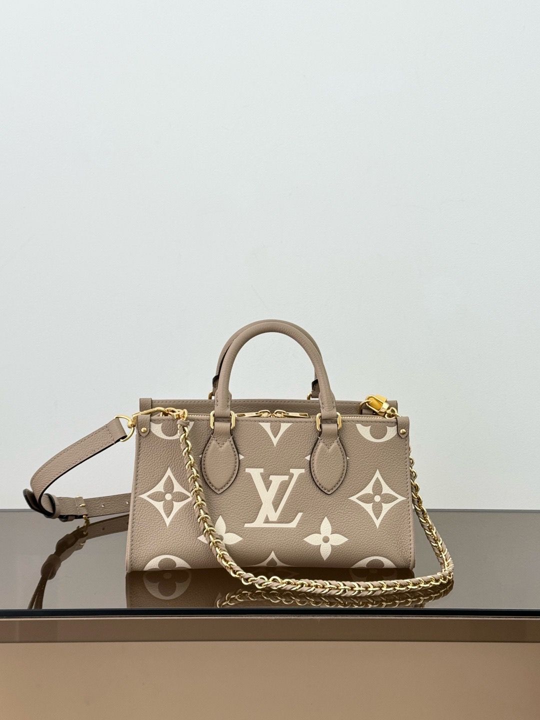 Louis Vuitton On-The-Go 25cm