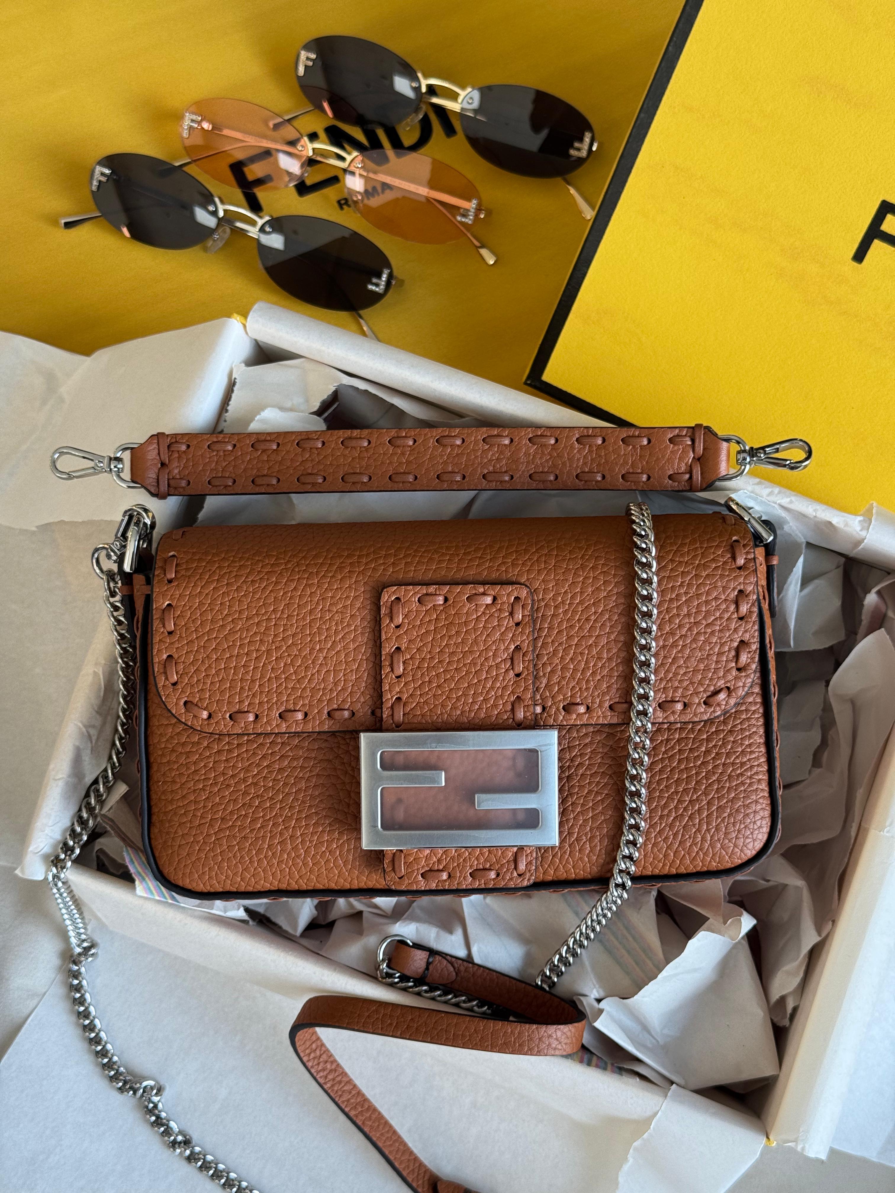 Fendi baguette mini cuoio