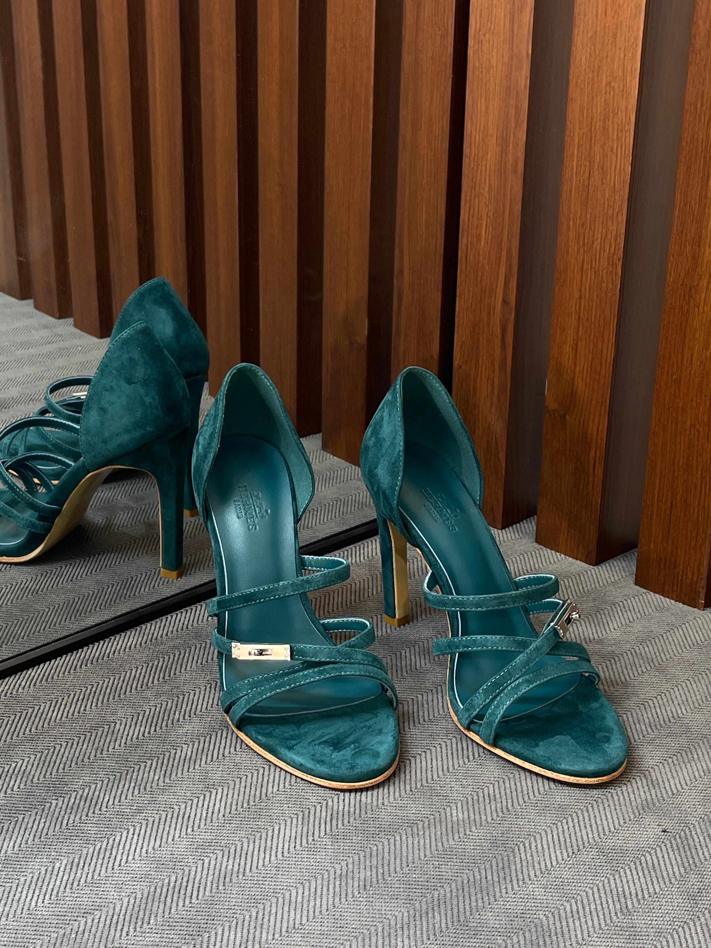 Hermes lipstick 105 sandal