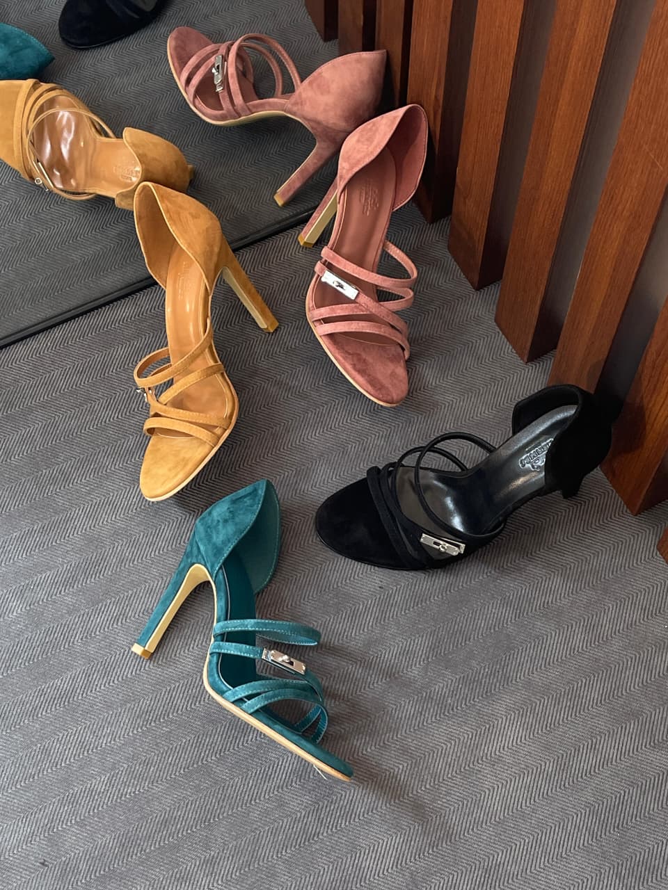 Hermes lipstick 105 sandal