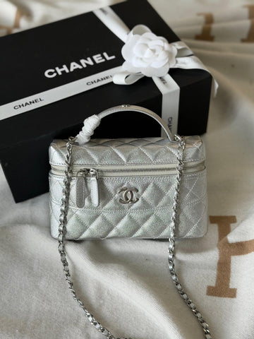 Chanel vanity with chain