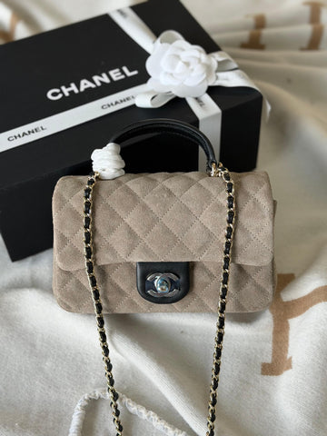 Chanel elegant flap bag 20cm