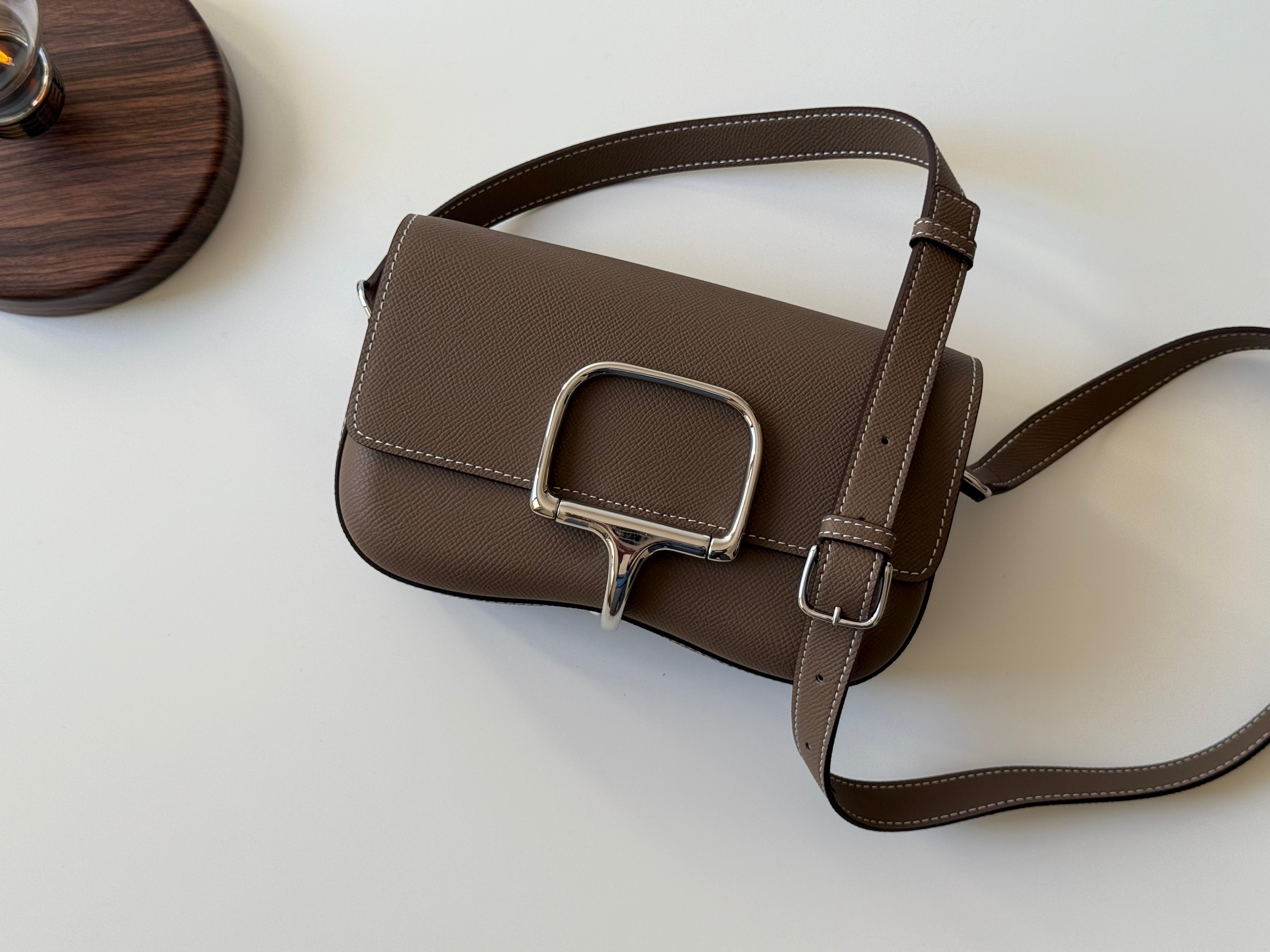 Hermes Della 21cm