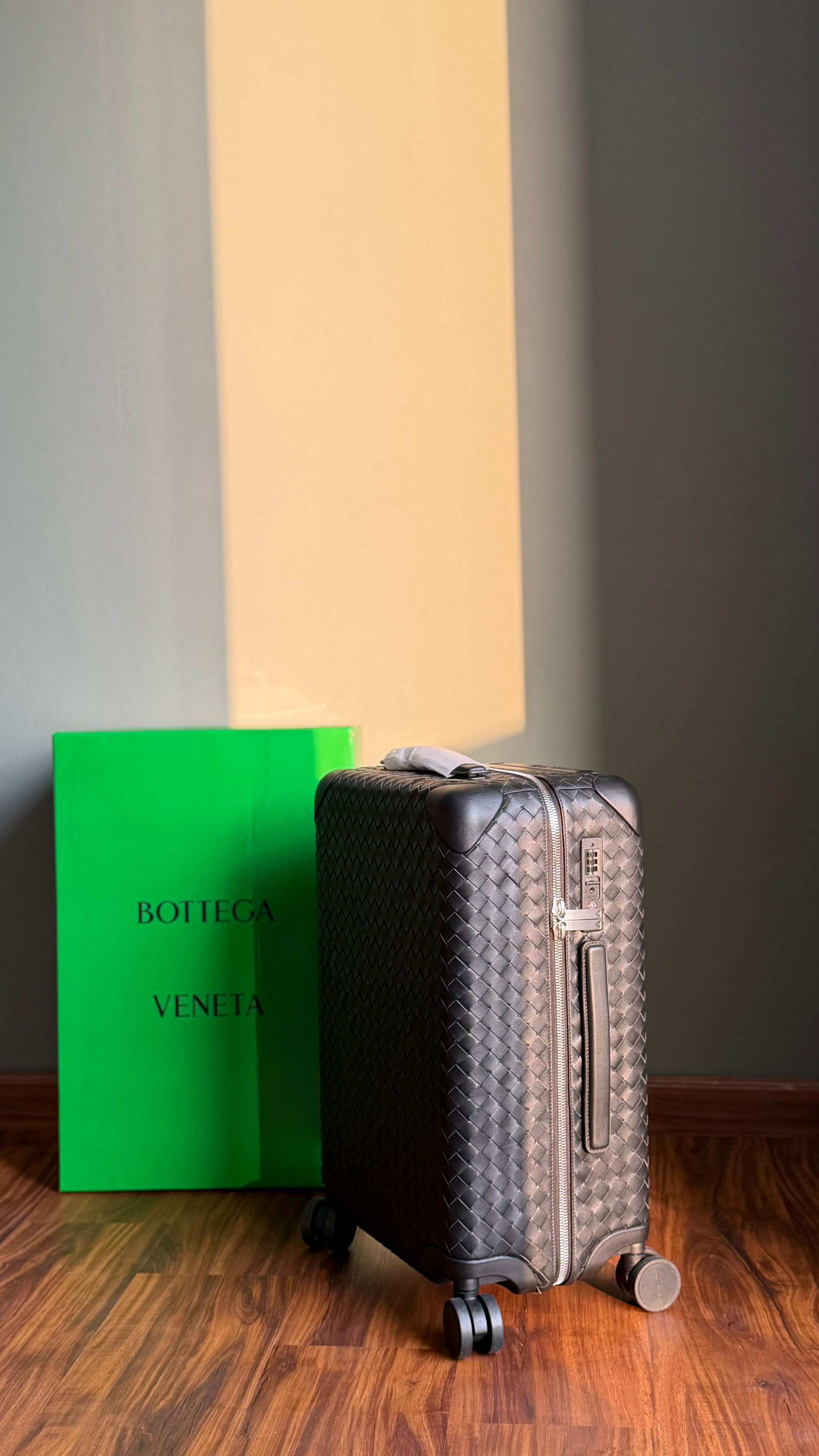 BOTTEGA VENETA Odyssey Intrecciato Cabin Suitcace