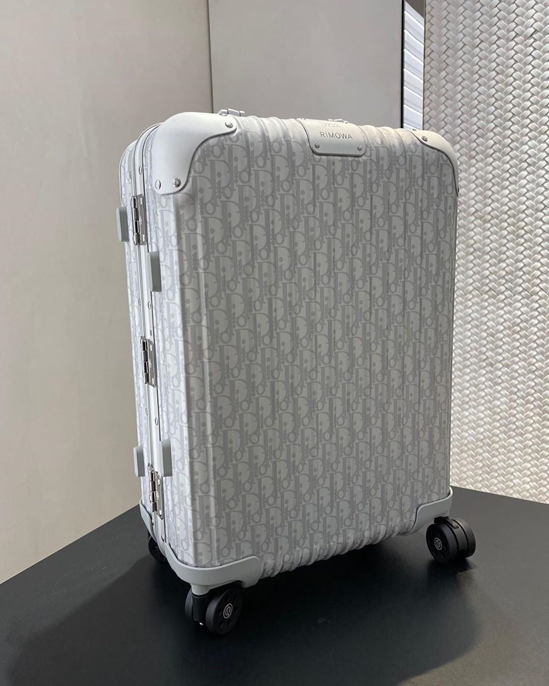 Dior Rimowa Oblique Aluminum Edition 10kg