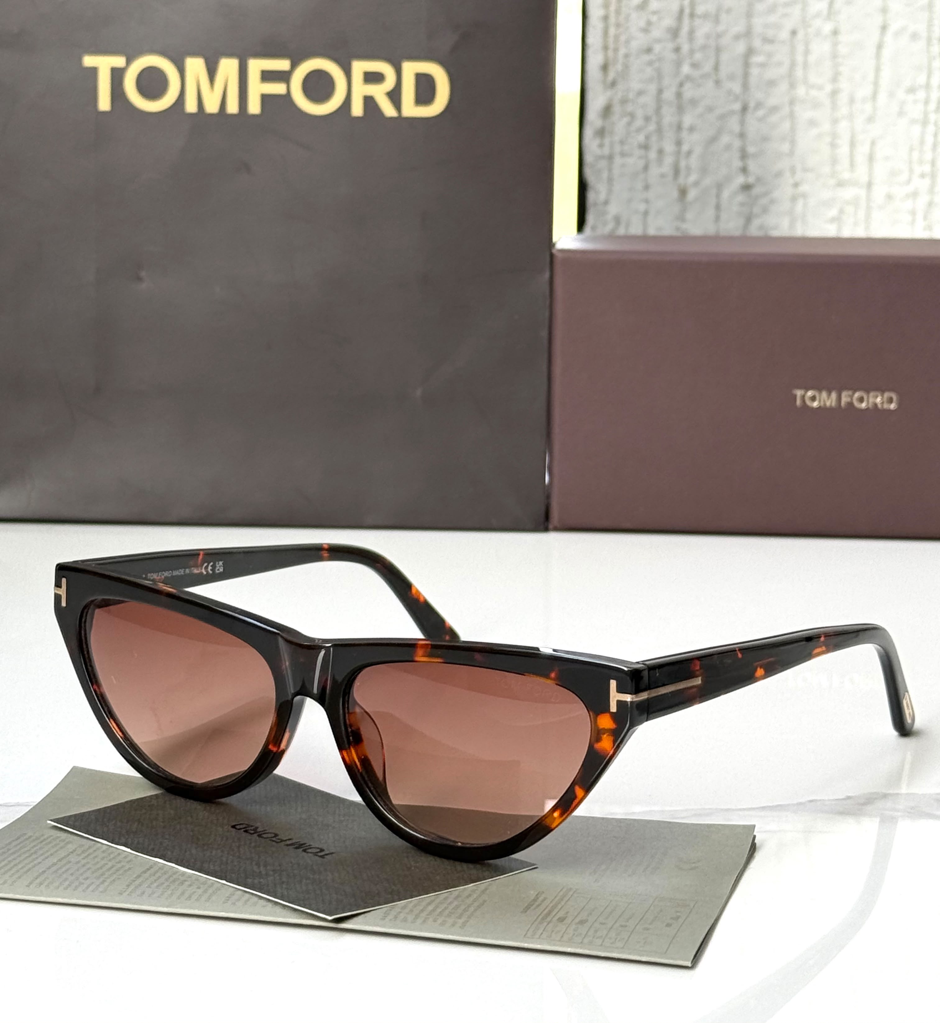 Tomford Amber 02