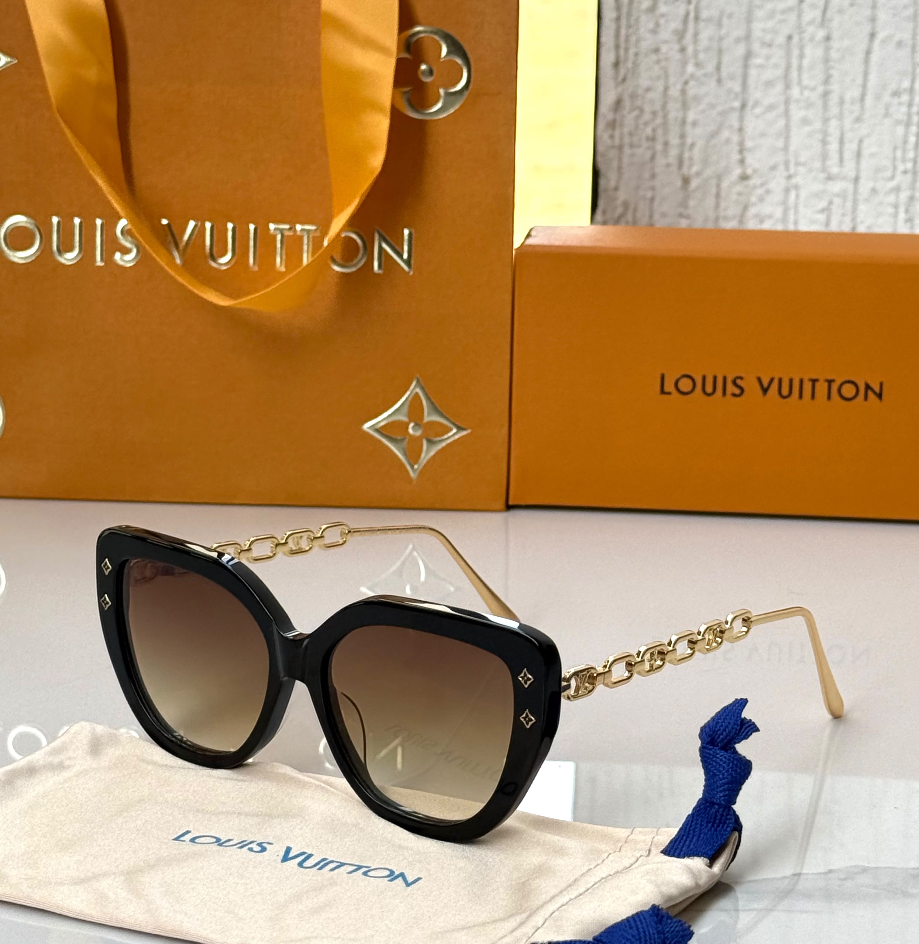 Louis Vuitton Cat -eye