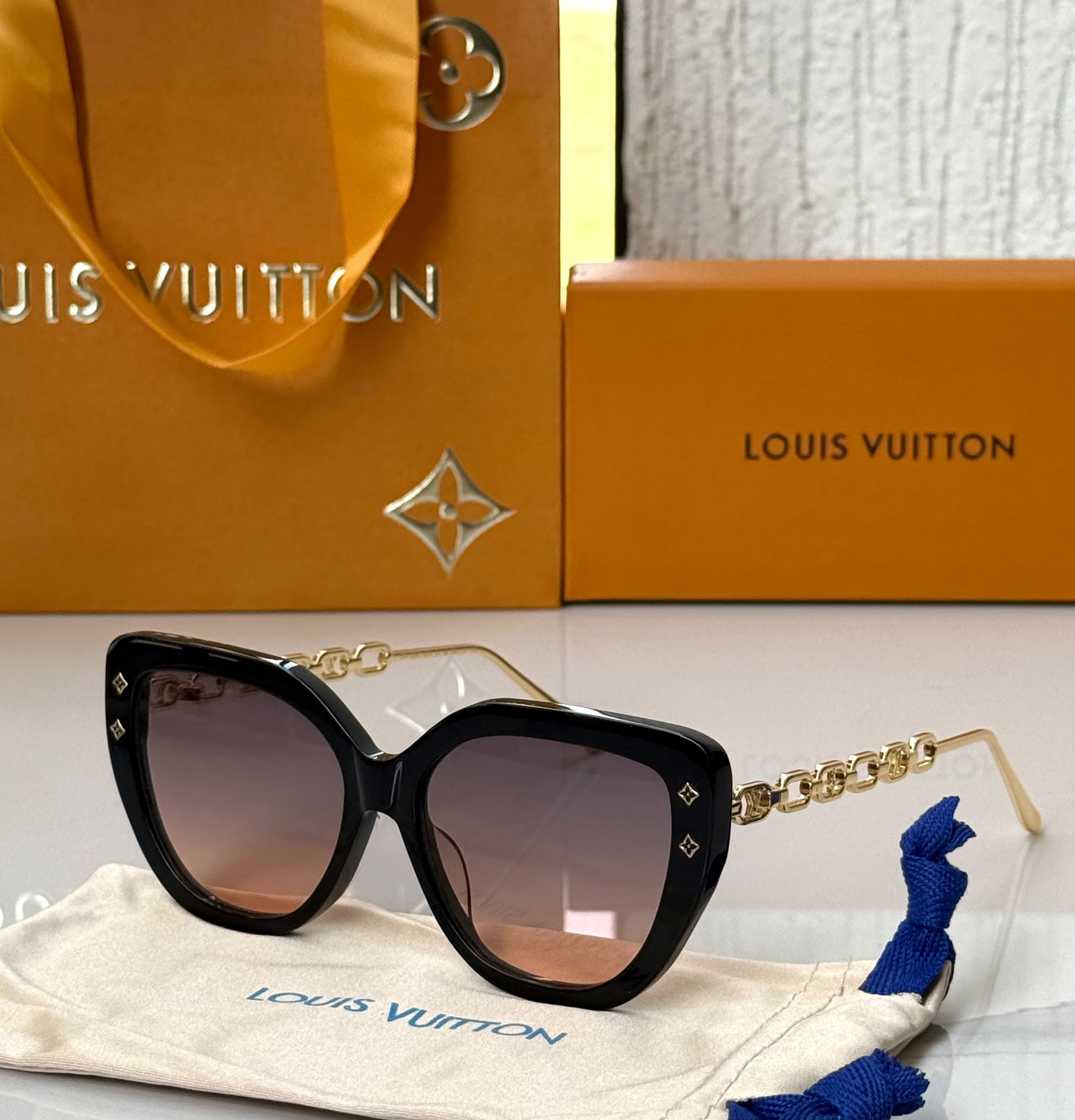 Louis Vuitton Cat -eye