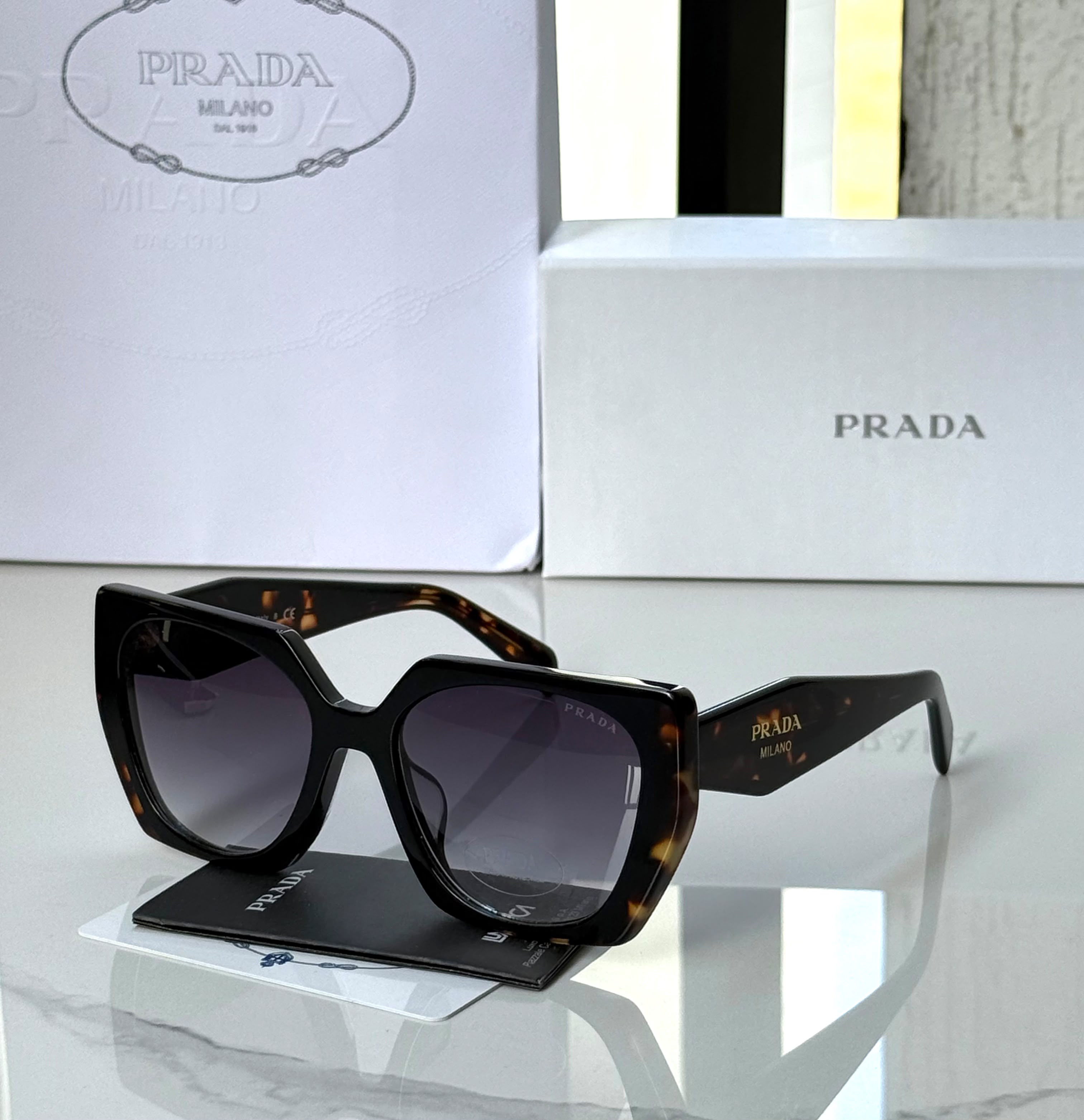 Prada PR 15WS