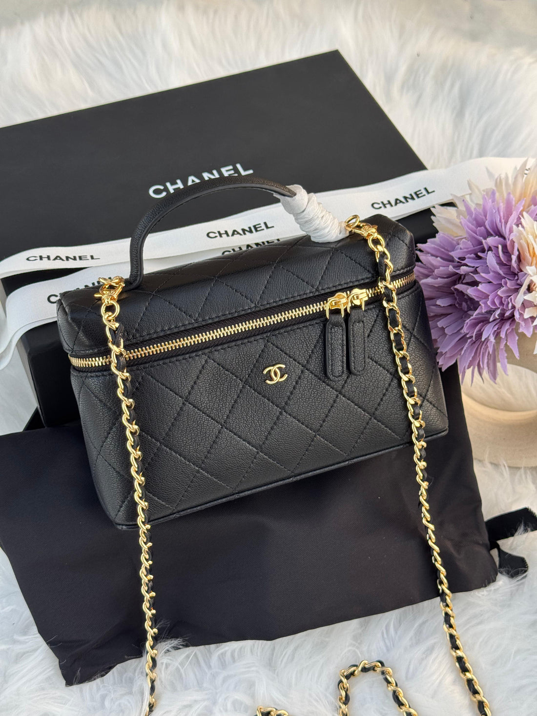 Chanel Classic Small 19cm
