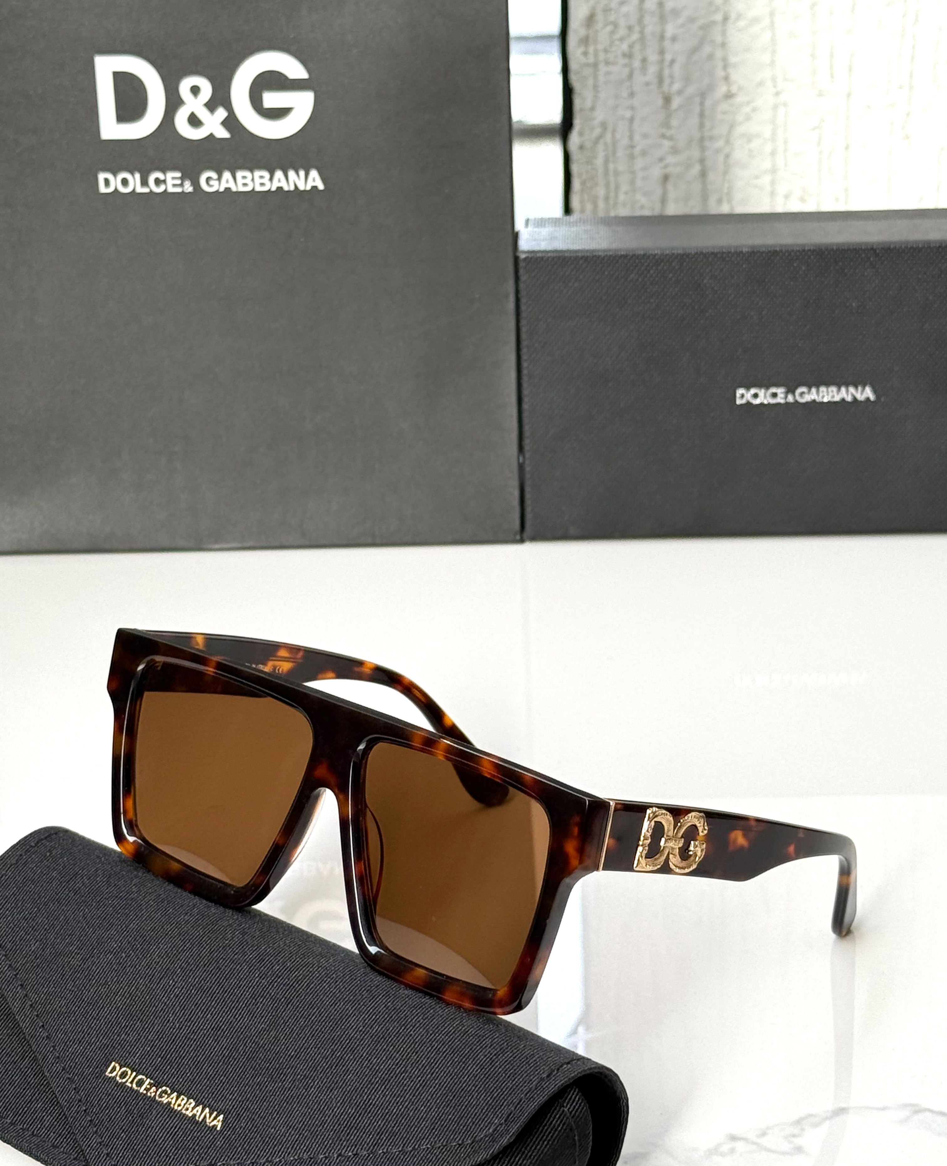 D&G DG Crossed