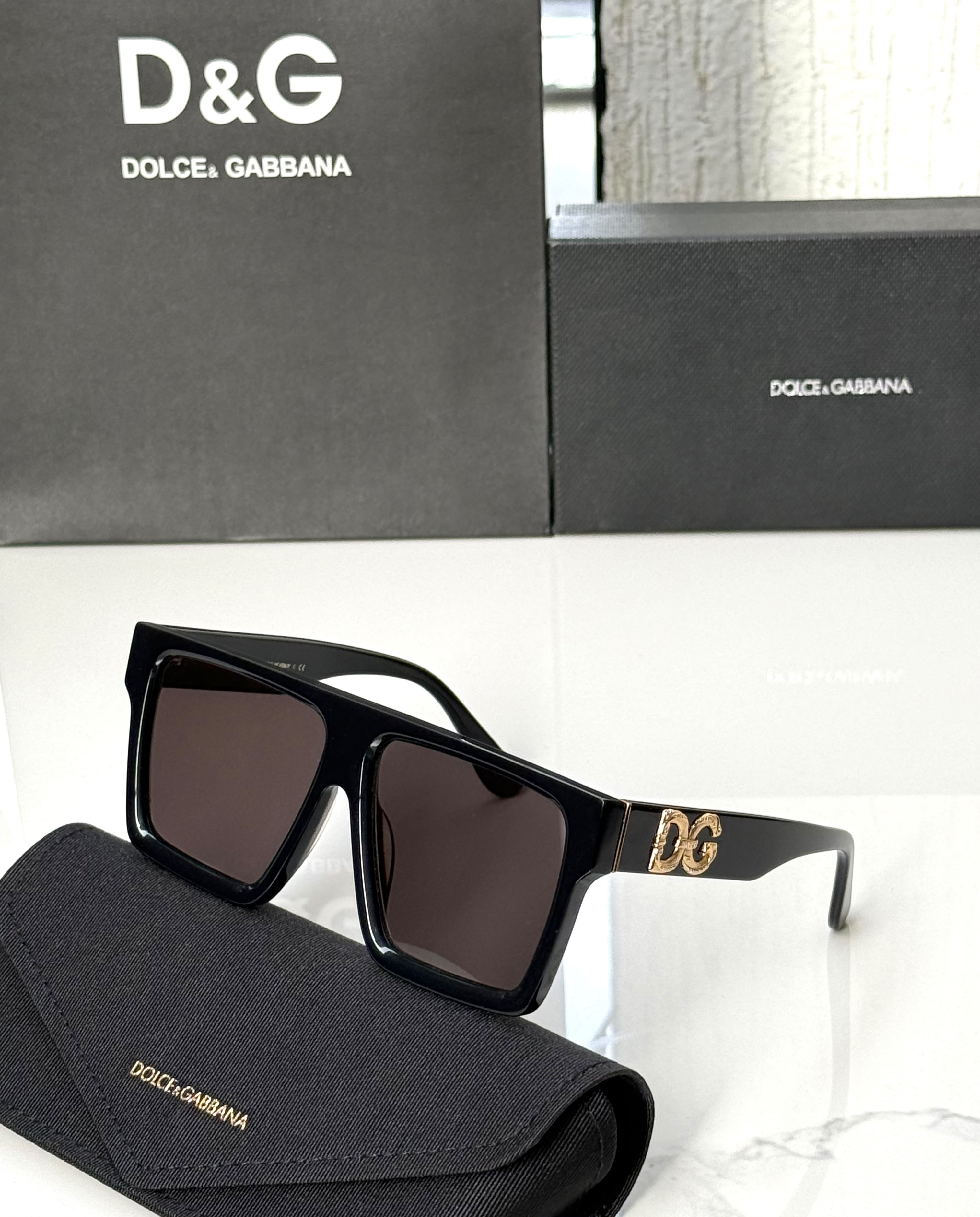 D&G DG Crossed