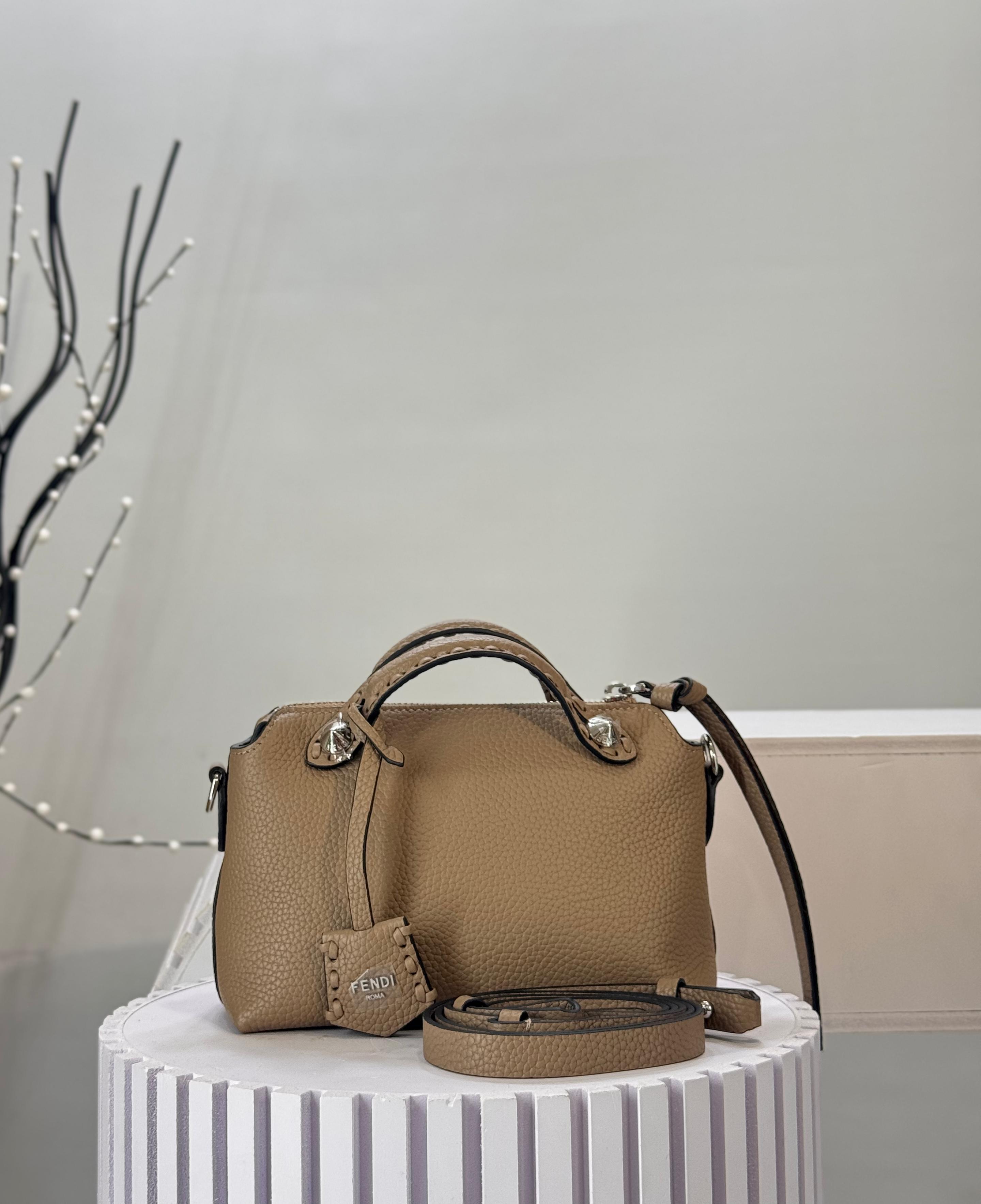 Fendi By The Way Selleria 20cm