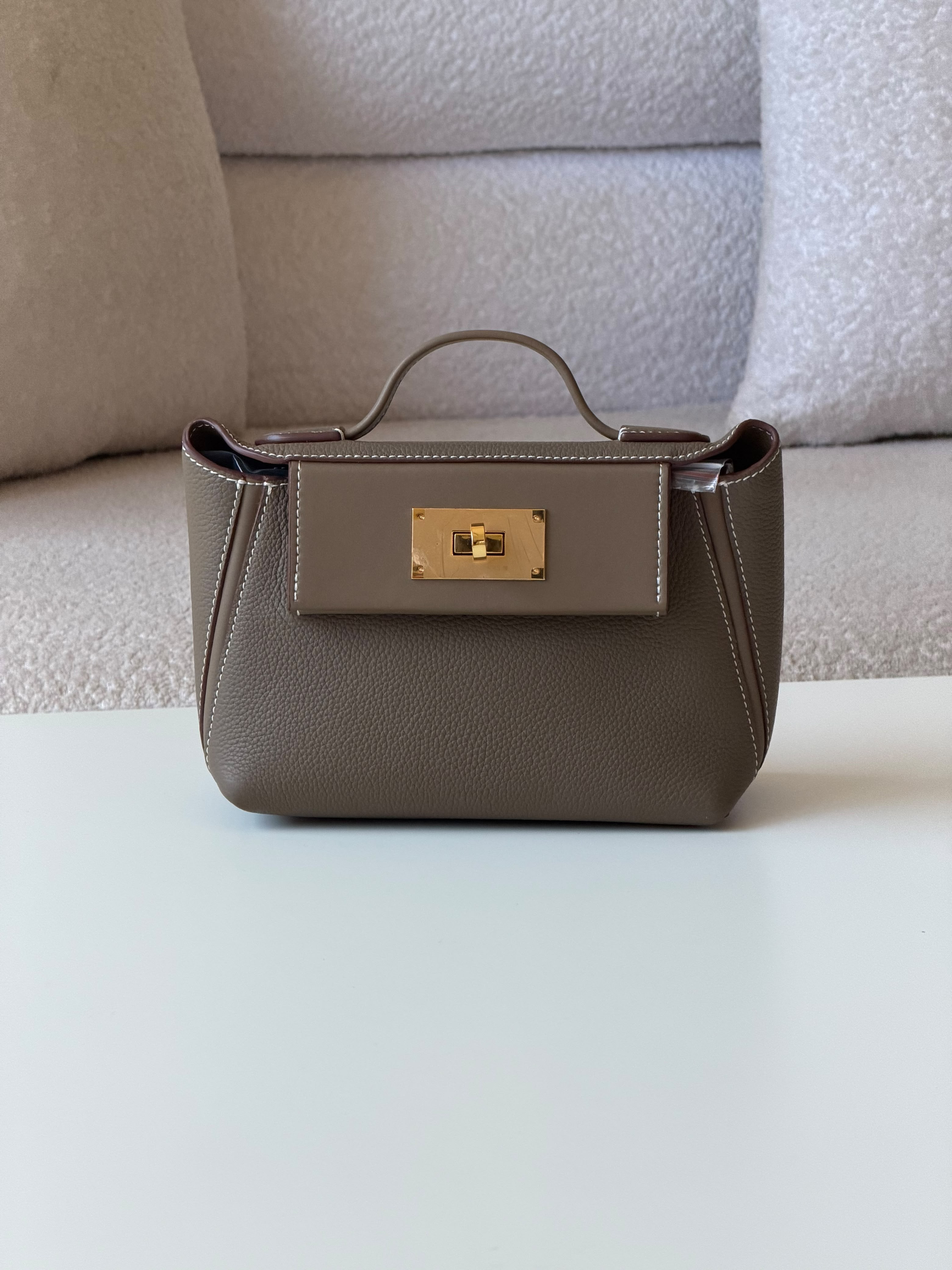 Hermes 2424 22cm