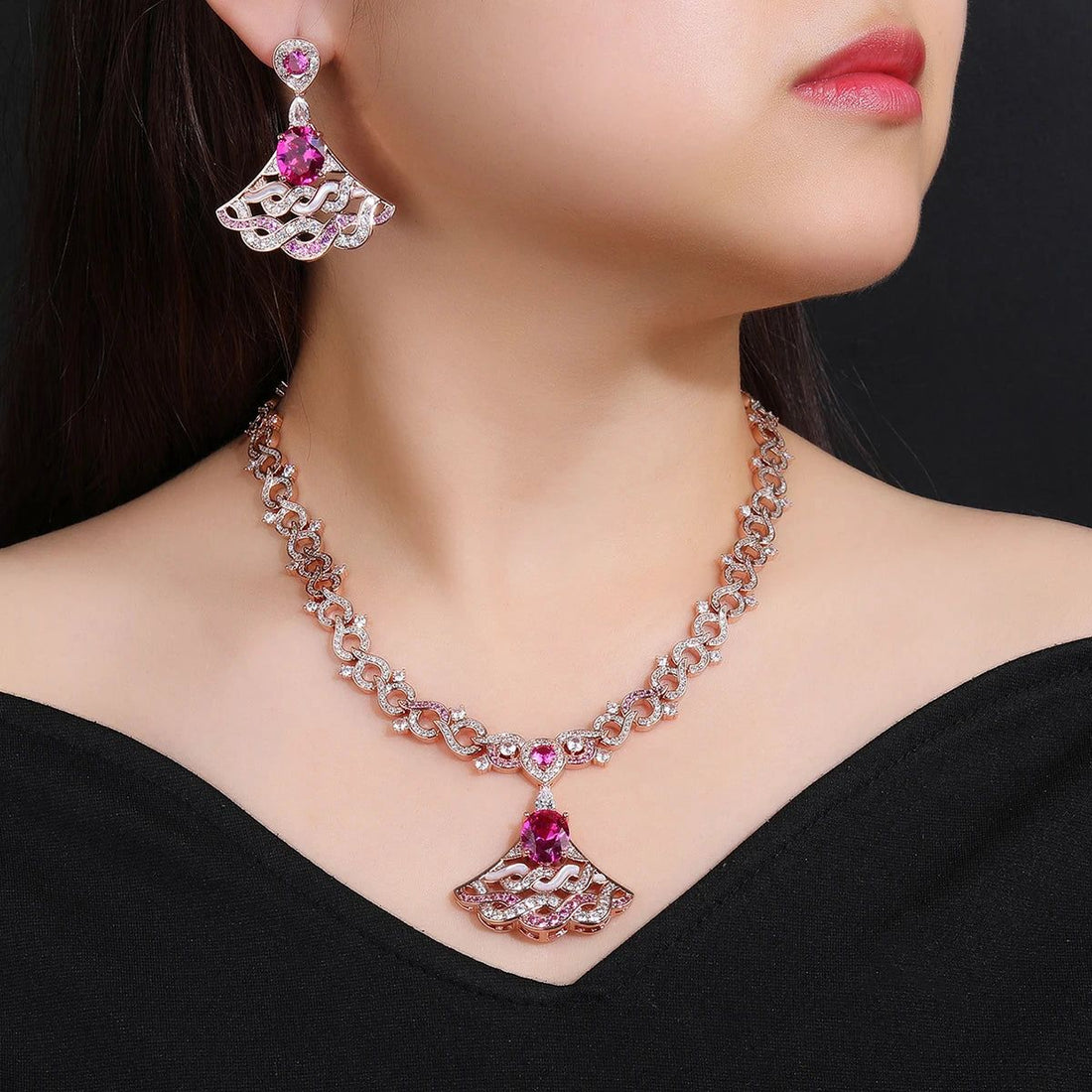 Bvlgari Elegant fan shaped bridal jewelry