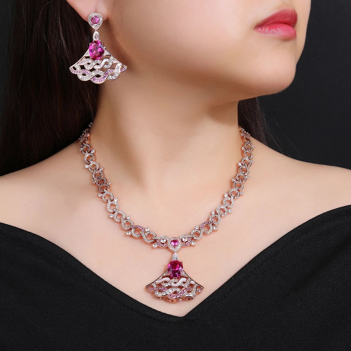 Bvlgari Elegant fan shaped bridal jewelry