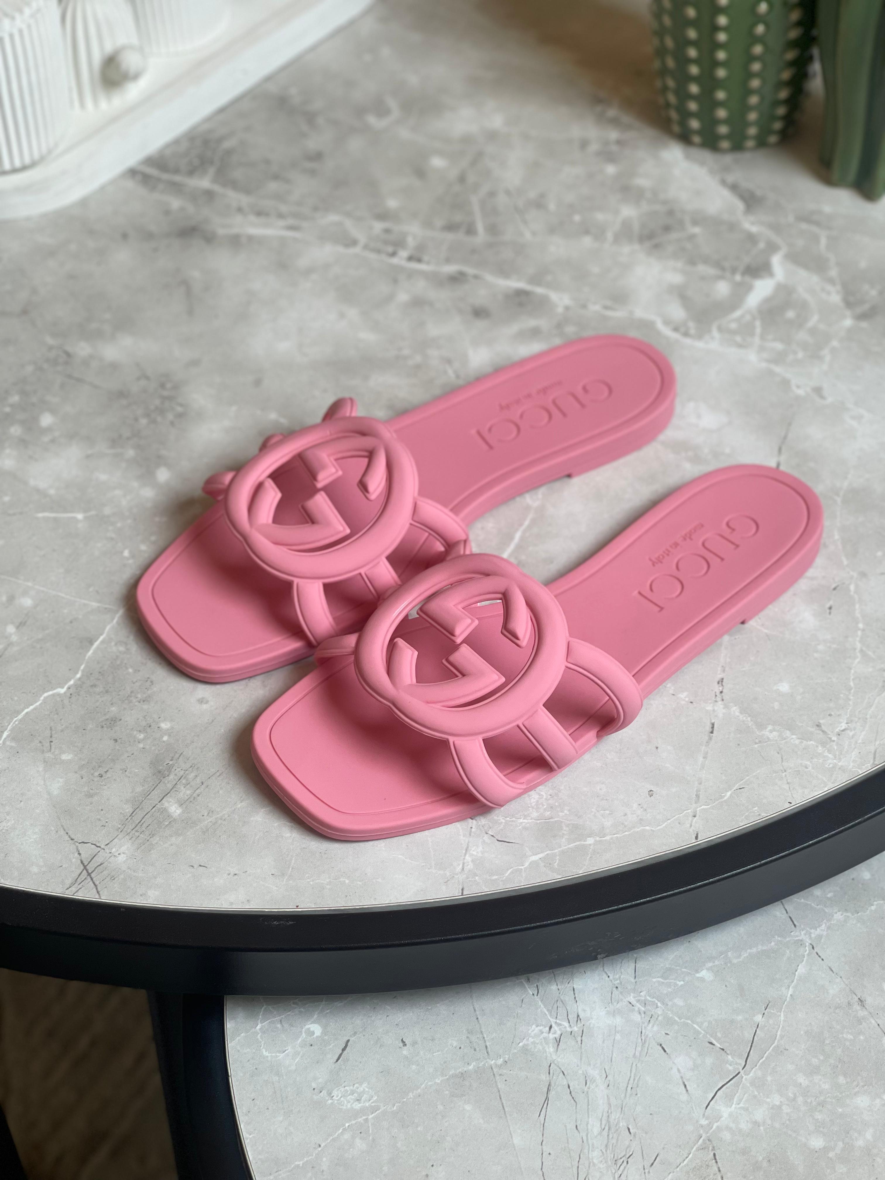 Gucci Womens Interlocking G Slide Sandal