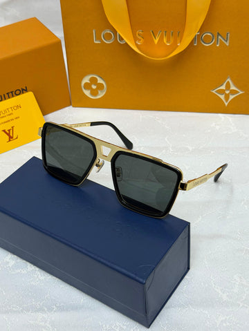 Louis Vuitton Z1584U