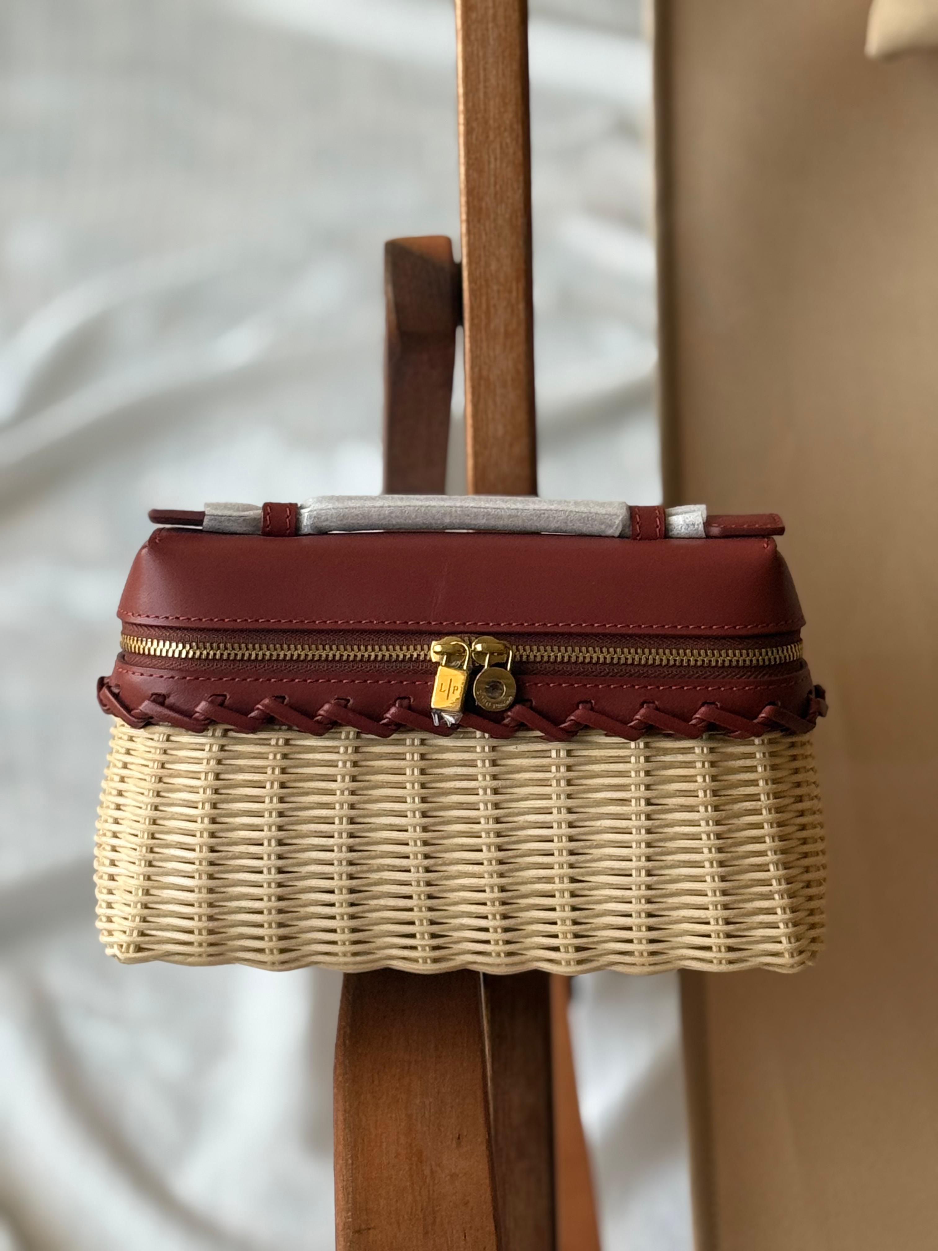 Loro Piana Extra Pocket L19 East West Wicker