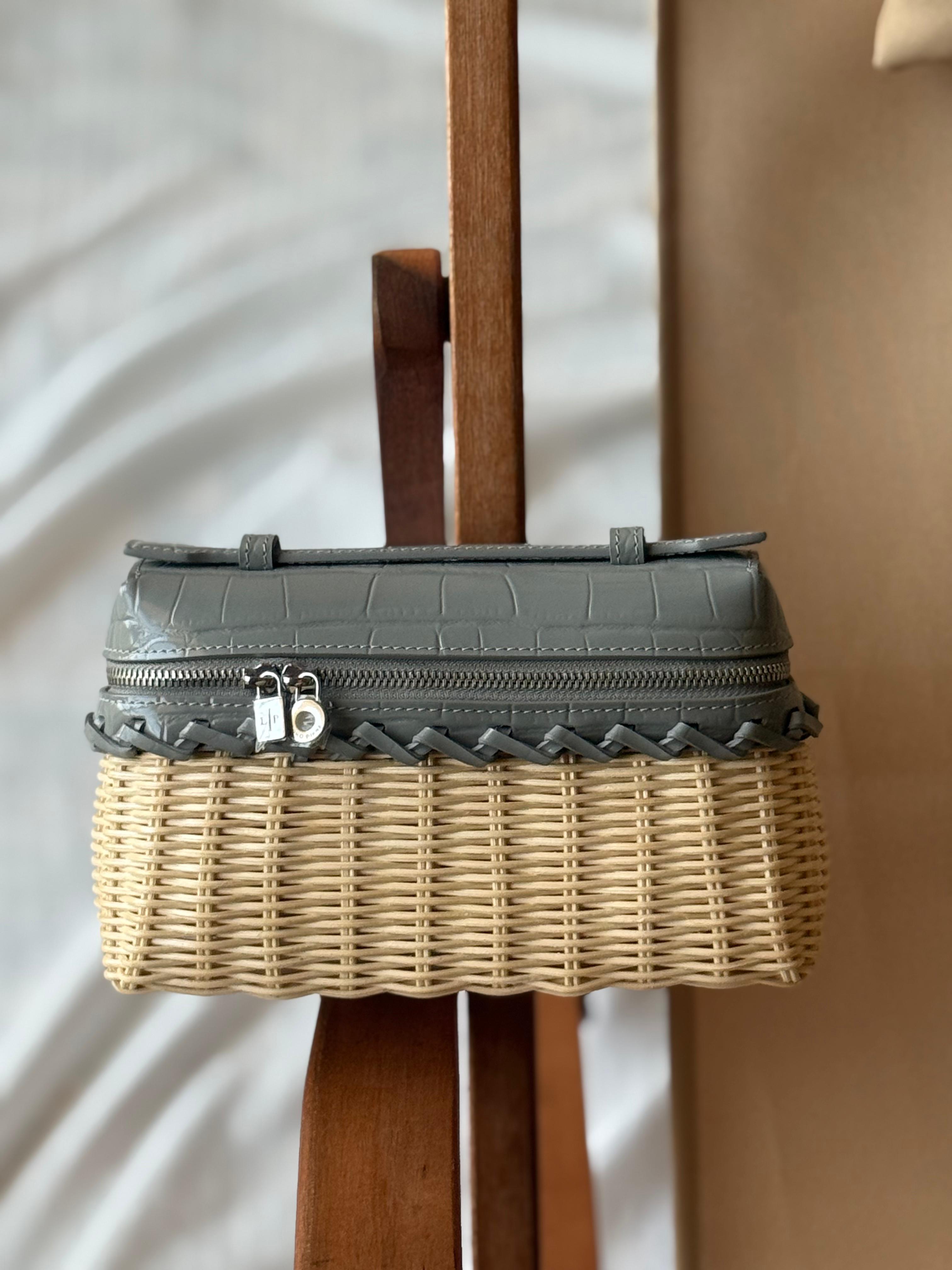 Loro Piana Extra Pocket L19 East West Wicker
