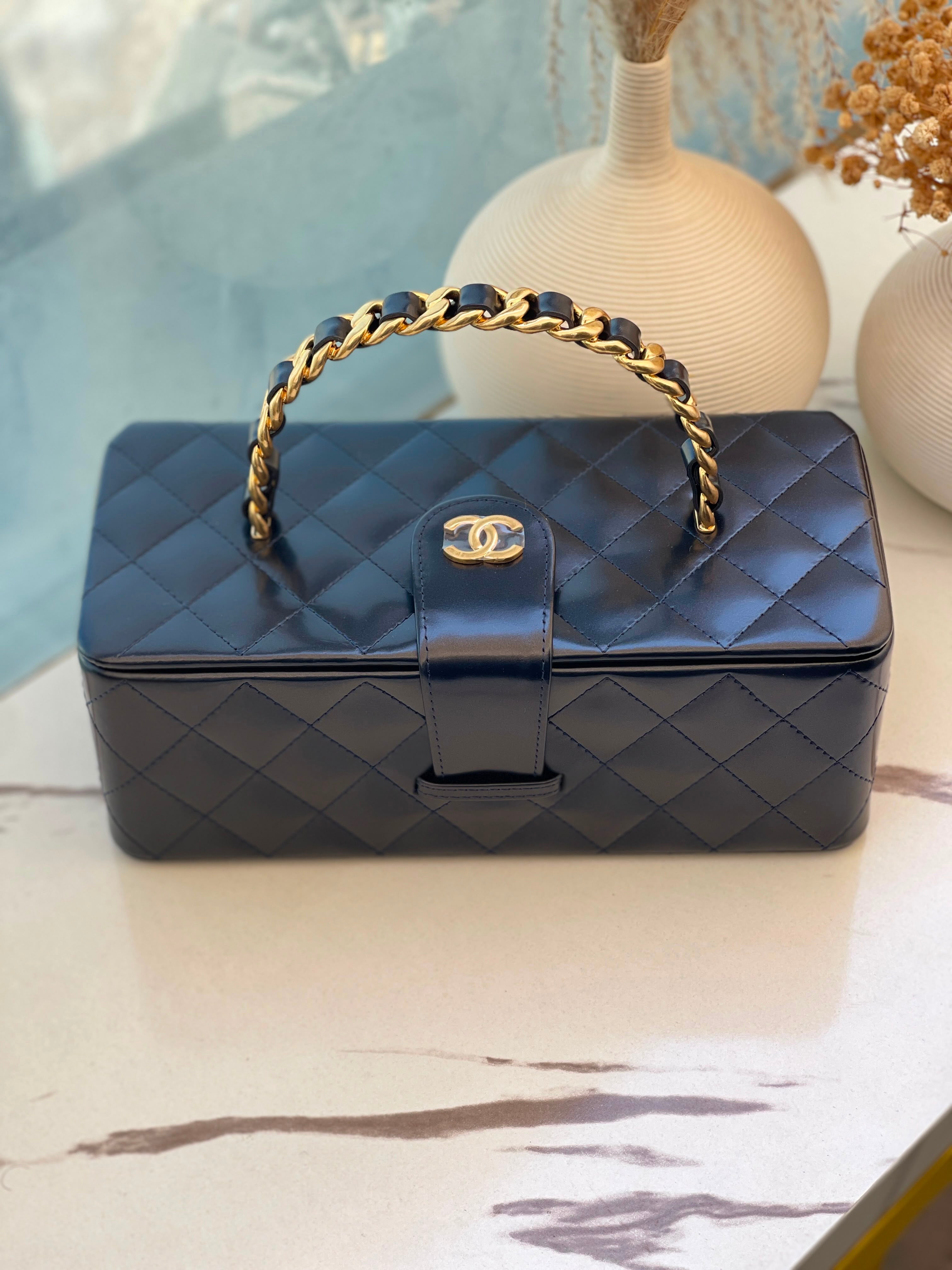 Chanel Long Vanity