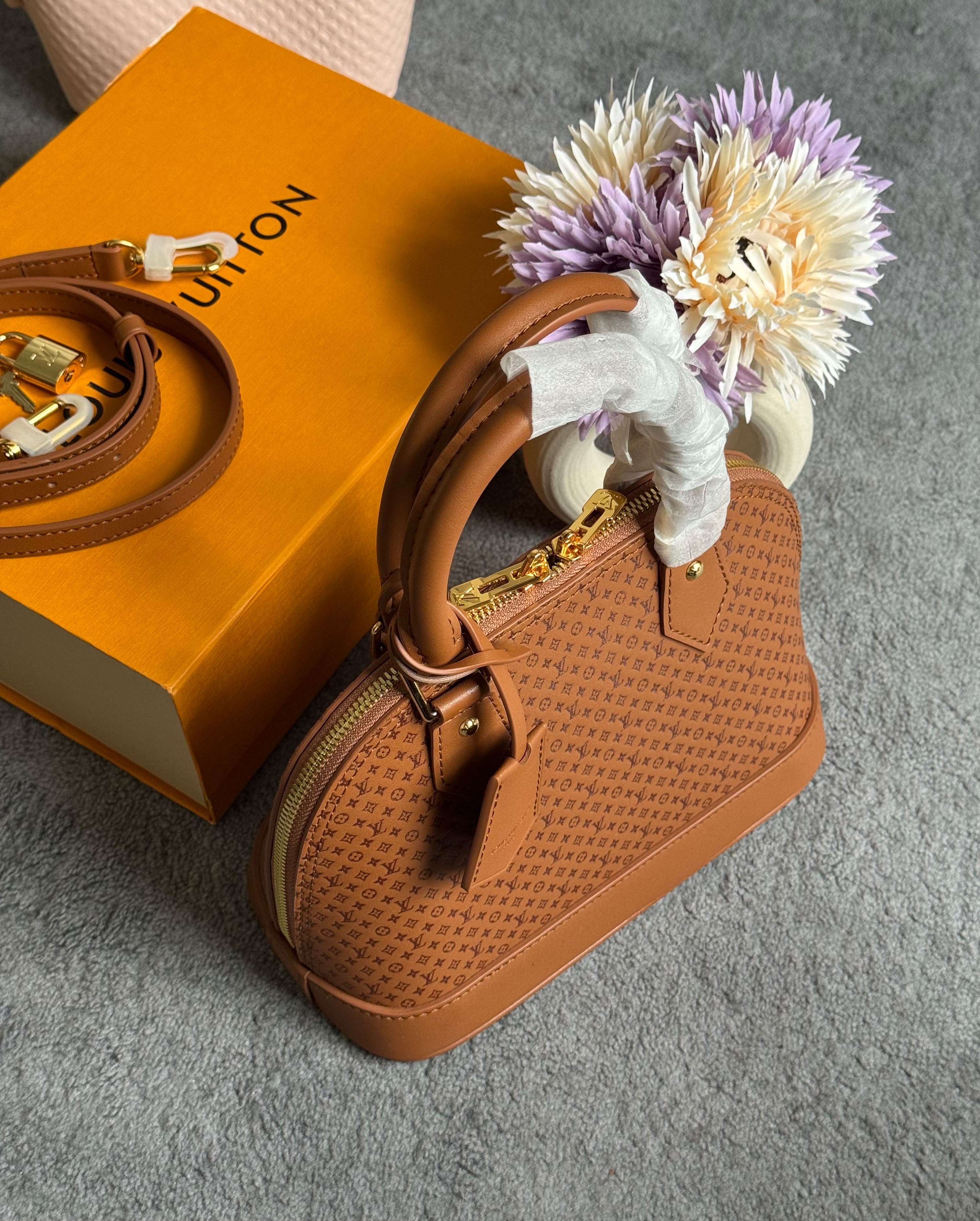 Louis Vuitton Alma BB 23.5cm
