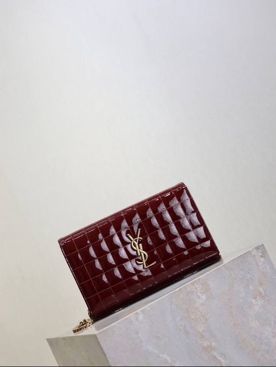 Saint laurent classic cassandre